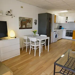 https://casa-curt-vista-mar-y-playa.in-canary-islands.com